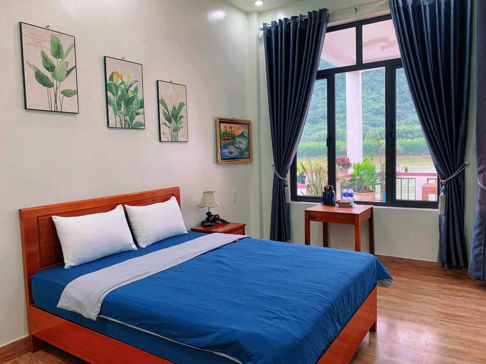 Funny Monkeys Homestay Фонгня Экстерьер фото